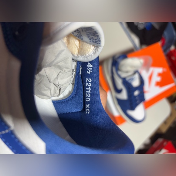 Nike Air Jordan
A.J.K.O 1 Low - Picture 6 of 10